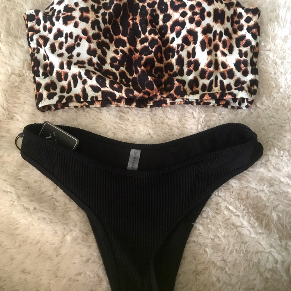 Bathing suits - Picture 2 of 2